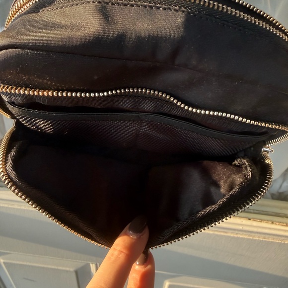 Lululemon Everywhere Crossbody Bag - Picture 6 of 11